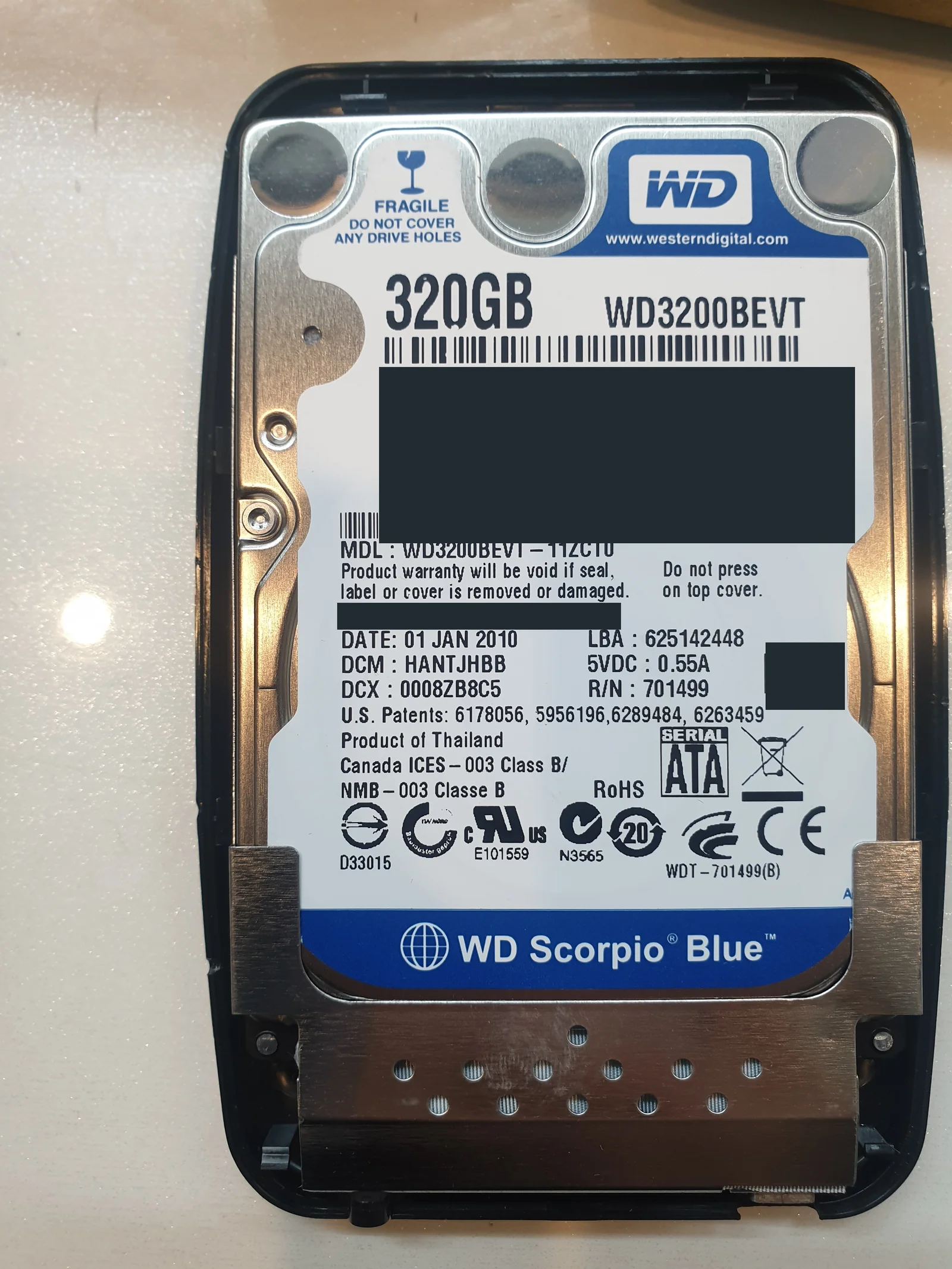 LG 외장 케이스 안의 WD3200BEVT 320GB 하드디스크